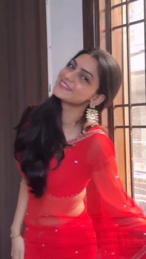 Manisha Sati Instagram - Only this saree was left for transition reel 😂😂

#reel #trendingreels #explore #manishasati #transition