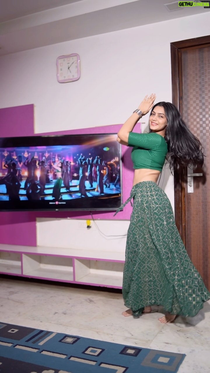 Manisha Sati - 314.8K Likes - 💚💚

#aajkiraat #stree2 

@tamannaahspeaks @maddockfilms @officialjiostudios @saregama_official #dance #reels #manishasati  @vijayganguly