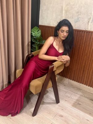 Manya Singh Instagram - खुदको इतना भी मत बचाया कर
बारिशें हो तो भीग जाया कर!💕
