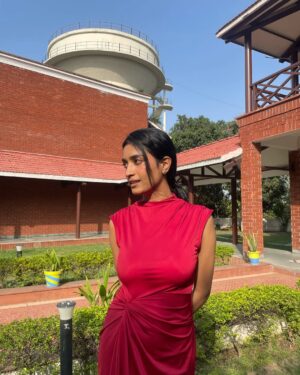 Manya Singh Instagram - Just another simple day for another Tedtalk
“Stay the course” 🪷
People have often asked me why you always choose to go for Ted talk in IITs and IIMs only and I always say it’s not what I choose it’s always they have choosen me to be the part of their journey
And during this journey I get to meet a lot of students who have believed and worked hard for their dreams consistently on their own yet very simple people
I meet a lot of students who have come from lower middle class family and scored more than 99 percentile without any excuse bcz those kids knew If something can make change in their life
That will be clearly education💯
So here we go signing off!