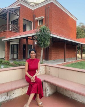 Manya Singh Instagram - Just another simple day for another Tedtalk
“Stay the course” 🪷
People have often asked me why you always choose to go for Ted talk in IITs and IIMs only and I always say it’s not what I choose it’s always they have choosen me to be the part of their journey
And during this journey I get to meet a lot of students who have believed and worked hard for their dreams consistently on their own yet very simple people
I meet a lot of students who have come from lower middle class family and scored more than 99 percentile without any excuse bcz those kids knew If something can make change in their life
That will be clearly education💯
So here we go signing off!