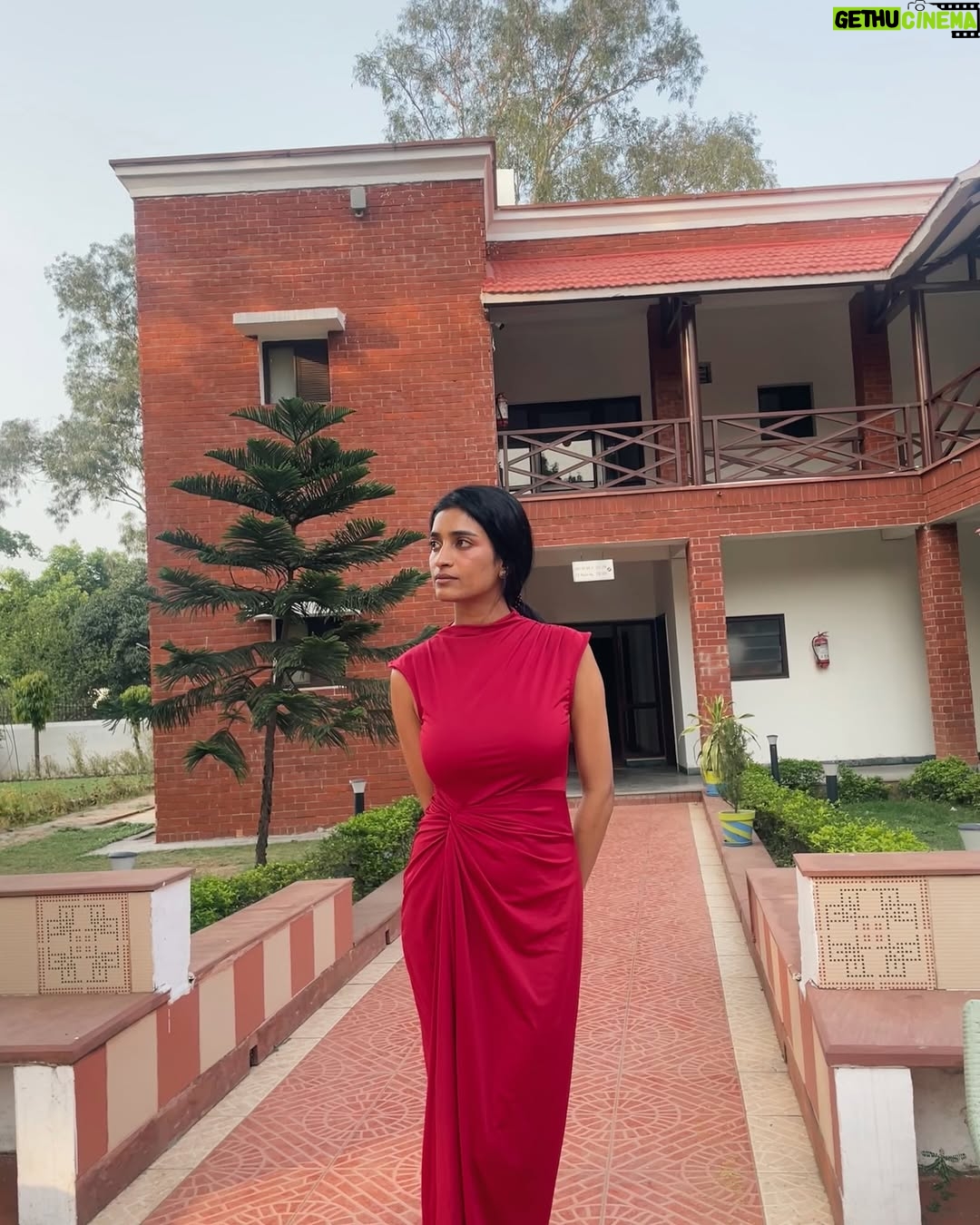 Manya Singh - 4.9K Likes - Just another simple day for another Tedtalk 
“Stay the course” 🪷

People have often asked me why you always choose to  go for Ted talk in IITs and IIMs only and I always say it’s not what I choose it’s always they have choosen me to be the part of their journey 
And during this journey I get to meet a lot of students who have believed and worked hard for their dreams consistently on their own yet very simple people 
I meet a lot of students who have come from lower middle class family and scored more than 99 percentile without any excuse bcz those kids knew If something can make change in their life 
That will be clearly education💯
So here we go signing off!