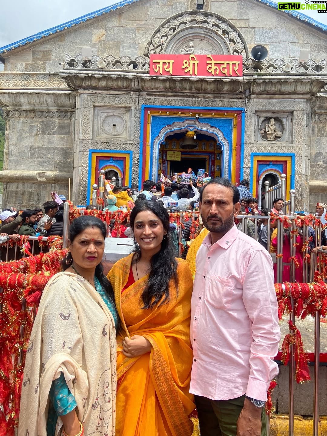 Manya Singh - 9K Likes - From past few years I have been trying to keep my personal life private as much as I can
But I’d like to write about this pilgrimage that I have been wanting to come here for a long time and
Taking my parents who are in their 50s now is an emotionally testing in a way one cannot explain 
Watching them gasp for breath and hold their knees and chest, take breaks at slippery path
That made me question baba why you’re so far?
And I got my answer when I walked back after the darshan
As I was coming back down the hill, I witnessed something different 
When people saw few yatris on the verge on giving up
Then they take long breath and chant “Om Namath Shivaay”
And instantly few yatris chant back and pick themselves up to continue 
Horses and villagers carry the yatris to fulfil their desire of worshipping 
 Thank you to the people who are doing selfless act of service and sacrifice and sense of duty by protecting each one of us
To @thenareshchauhan @kedarnathpolice  to all the sweet people

This place is powerful because it stands witness to the act of such selfless service regardless of person’s wealth, beauty and power it’s one’s healthy body and strong mind and a heart that helps others

Kedarnath yatra challenged me and my will power, Tested my ability and proved to me that this life itself is a pilgrimage and we’re dead race if we’re not there for each other ❤️🙏