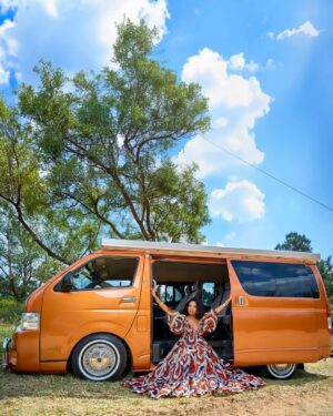 Mapaseka Koetle Instagram - 36 > where youth fades but womanhood rises
Happy birthday to me š
šš½āāļø : @shara.hair.za
š: @chicandposhstyles
šø : @handsomeofficialstudios_ig