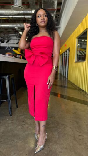Mapaseka Koetle Instagram - My day ❤️
👗 : @uzuri.secrets
Hair : @remore_hair_