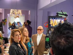 Marcela Posada Instagram - ¡Levanten la mano quienes están disfrutando de estos nuevos episodios! #bettylafealahistoriacontinua @primevideolat @catulondono @canalrcn @finafranco @jorgeherrera_oficial @lucesvel @julioc_herrera_ @estefigomez11 @val_lagarejo #Colombia #Mexico @actorjulian #Mauriciocruz @anaorozcoof @albertoleonjaramillo