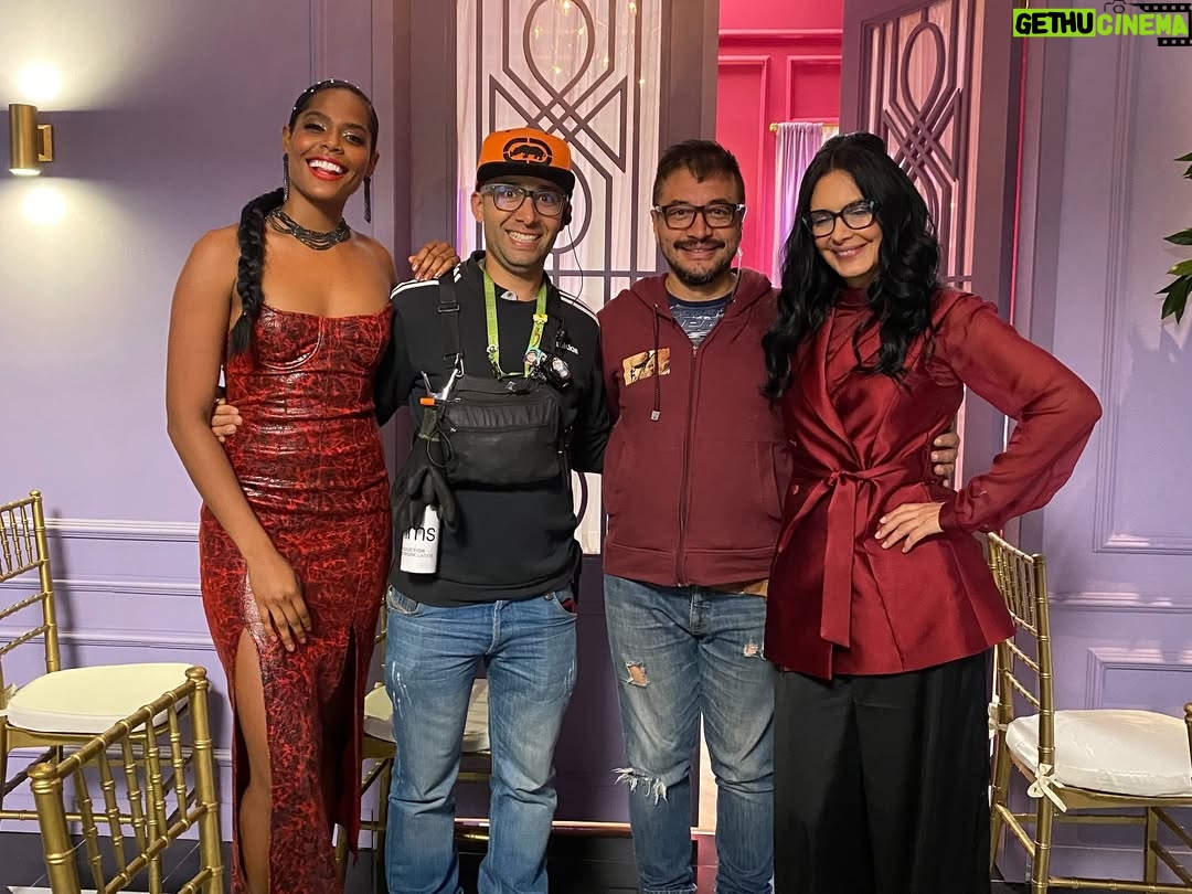 Marcela Posada - 3.9K Likes - ¡Levanten la mano quienes están disfrutando de estos nuevos episodios! #bettylafealahistoriacontinua @primevideolat @catulondono @canalrcn @finafranco @jorgeherrera_oficial  @lucesvel  @julioc_herrera_  @estefigomez11  @val_lagarejo  #Colombia #Mexico @actorjulian  #Mauriciocruz @anaorozcoof @albertoleonjaramillo