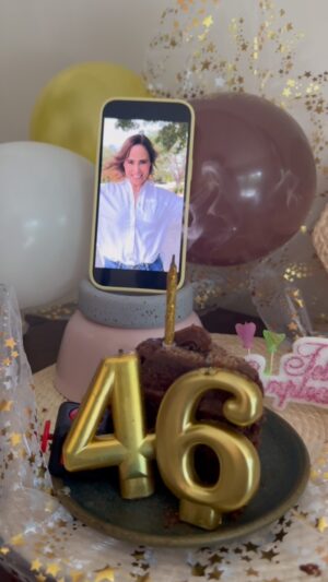 Margarita Magaña Instagram - HOY ES MI CUMPLEAÑOS !! 🎂🥳
Contenta y muy agradecida con la vida ! ✨
#happybirthdaytome #micumple #hoyesmicumpleaños