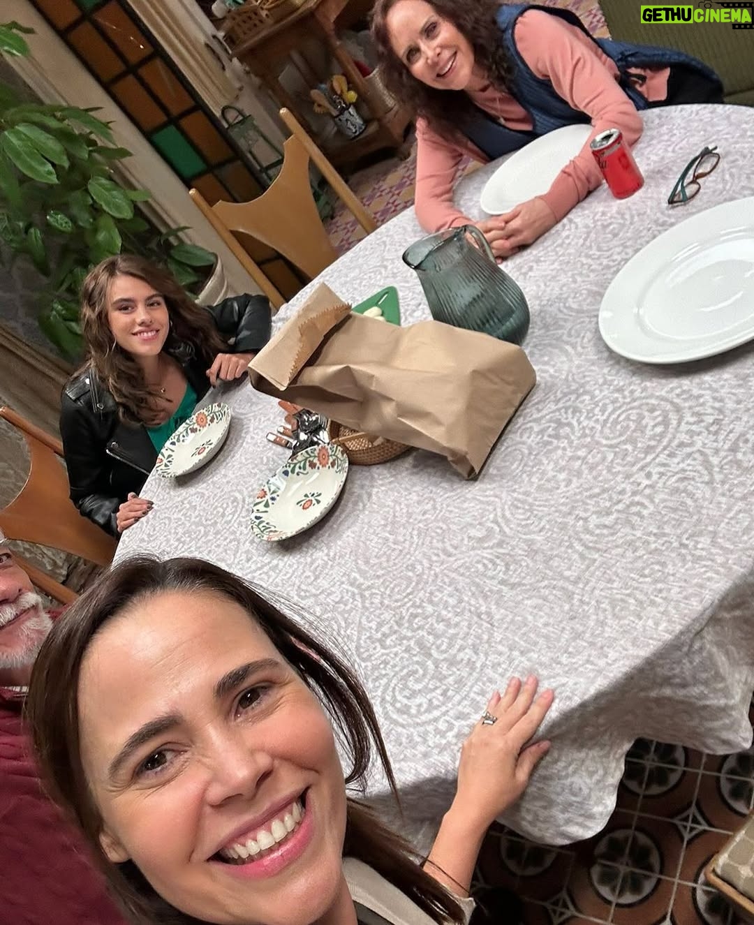 Margarita Magaña - 3.3K Likes - 🎭 Hoy en el Día del Actor* Celebrando de la mejor manera.. ¡trabajando, actuando y agradecida por hacer lo que más amo! 🙌✨ 
Feliz de formar parte de esta nueva novela, rodeada de grandes compañeros y disfrutando cada momento en el set. 📽️🎬.

@ana_tenan @zaidesilvia @luzmariajerez_ @silviacanoproduccion @jcbarreto11 @jesusochoamex @hermanasunamorcompartidoof @michpellicer 

#DíaDelActor #ActuarEsMiPasión #NuevaNovela #Grabaciones #ActorLife