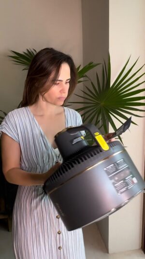 Margarita Magaña Instagram - Mi mejor nuevo aliado en esta época de calor: el ventilador Shark FlexBreeze de @sharkhomemx 🫶🏻
¿Tú también quieres uno? Lo encuentras en sharkclean.mx
#SharkLover #VentiladorShark #FlexBreeze