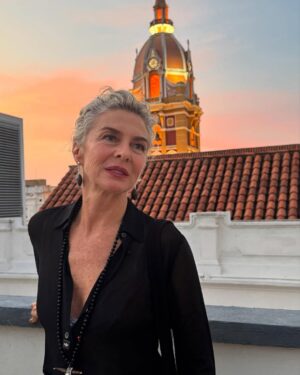 Margarita Rosa de Francisco Instagram - Agenda agitadísima ayer en el @ficcifestival . Una belleza sentir la compañía de tantas personas amables. Gracias con mi alma. Hoy se proyectará la película El paraíso a las 2 p.m. en el teatro Adolfo Mejía. Una vez más, queridísimo @enricomariaartale , gracias por haberme dado el regalo de participar en una obra tan bella.