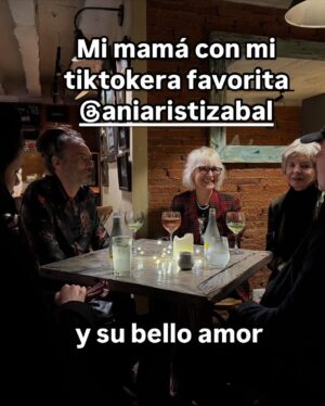 Margarita Rosa de Francisco Instagram - Celebrando mi grado como principiante en filosofía.