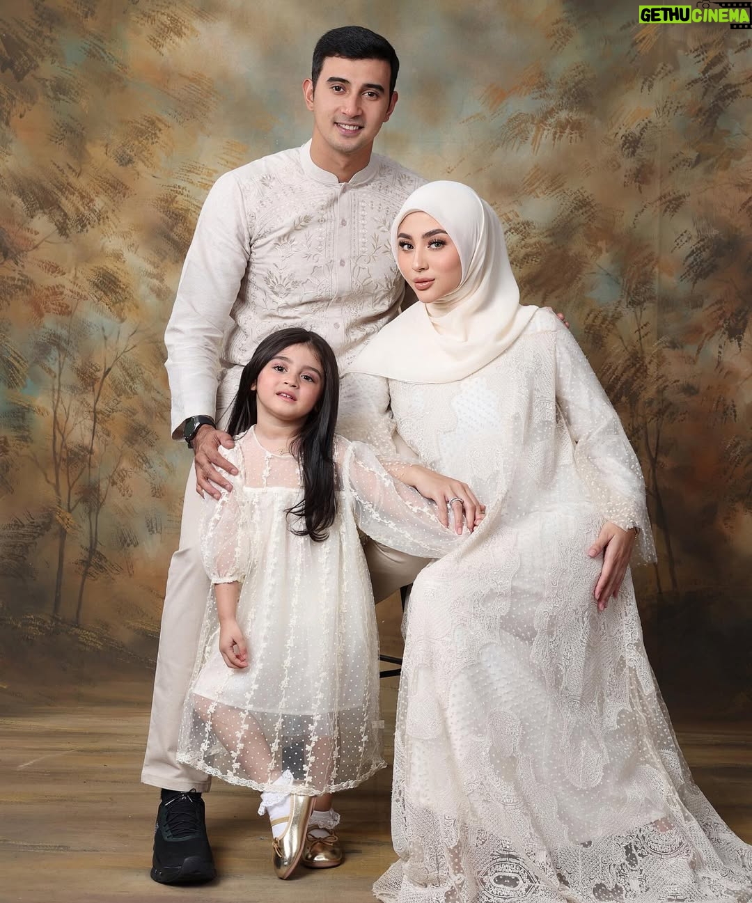 Margin Winaya - 315K Likes - Eid mubarak everyone, May Allah’s divine blessings fill your life with happiness, peace, and prosperity🌙✨ #allahummabarik 

📷 @aldiphotoofficial