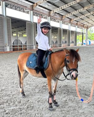 Margin Winaya Instagram - Love🐴🤎 #allahummabarik