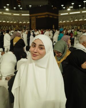 Margin Winaya Instagram - Alhamdulillah selesai melaksanakan ibadah umroh, biasanya selalu berangkat bareng @alisyakieb tapi skrng sendiri dulu karna papaliii sudah mulai dinas. InsyaAllah soon kita bareng bareng lg kesini ya Aamiin! Dan semua yg ingin datang ke tanah suci allah mudahkan. Aamiin ya ALLAH🙏🏻🤲🏻