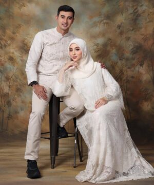 Margin Winaya Instagram - Eid mubarak everyone, May Allah’s divine blessings fill your life with happiness, peace, and prosperity🌙✨ #allahummabarik 

📷 @aldiphotoofficial