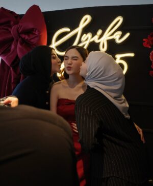 Margin Winaya Instagram - Enjoy your dayyy cipaaa, we love youuu❤️❤️❤️