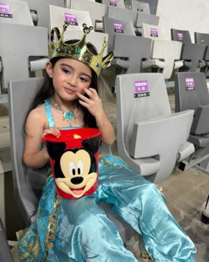 Margin Winaya Instagram - Nonton disney on ice❄️🌨️⛄️🤍 #allahummabarik