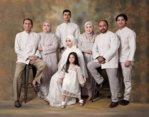 Margin Winaya Instagram - Family🫰🏻✨🌙🤍 #allahummabarik