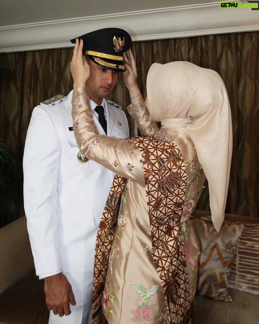 Margin Winaya - 248.5K Likes - Alhamdulillah selesai sudah rangkaian pelantikan gubernur,wakil gubernur. Bupati, wakil bupati. Walikota dan wakil walikota hari ini. Terimakasi untuk semua dukungannya dan kepercayaan nya untuk seluruh masyarakat kabupaten bandung tercinta🥹🙏🏻🤍✨ selamat bertugas bapak bupati @dadangsupriatna dan bapak wakil bupati @alisyakieb 🫶🏻

MUA @luckyhakim9 
Attire @ayungberinda 
Hijabdo @nia_hijabstylist