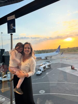 María Barreto Instagram - No nos digamos mentiras, no es lo mismo estar consentidos y cuidados en un vuelo que ir un poco a la deriva y con sed 🙃
Recuerda que con Copa, independientemente de la tarifa que elijas, SIEMPRE tendrás refrigerio y bebida incluidos 😎
Este es uno de los tantos beneficios de volar con Copa Airlines, una aerolínea con servicio de clase mundial ❤️
Grande Copa @copaairlines
#copateam #copatravelers #destinocopa #ad