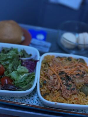 María Barreto Instagram - No nos digamos mentiras, no es lo mismo estar consentidos y cuidados en un vuelo que ir un poco a la deriva y con sed 🙃
Recuerda que con Copa, independientemente de la tarifa que elijas, SIEMPRE tendrás refrigerio y bebida incluidos 😎
Este es uno de los tantos beneficios de volar con Copa Airlines, una aerolínea con servicio de clase mundial ❤️
Grande Copa @copaairlines
#copateam #copatravelers #destinocopa #ad