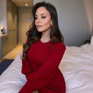 Mariam Al Khosht Instagram - Loving Riyadh ♥️
Thank you @forbesmiddleeast
Glammed by @salon_mermaid
@menna.thabeet
@heno_hair