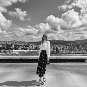 Mariam Habach Instagram - Hay experiencias que se vuelven oportunidades por el resto de tu vida y una de esas fue el Miss Venezuela para mí.
Han pasado nueve años y sigue siendo una oportunidad pero hoy desde otro tipo de responsabilidad, ser jurado del miss venezuela por primera vez es muy importante para mí porque es el resultado de mucho trabajo por años. Y como las oportunidades no paran, yo tampoco.
