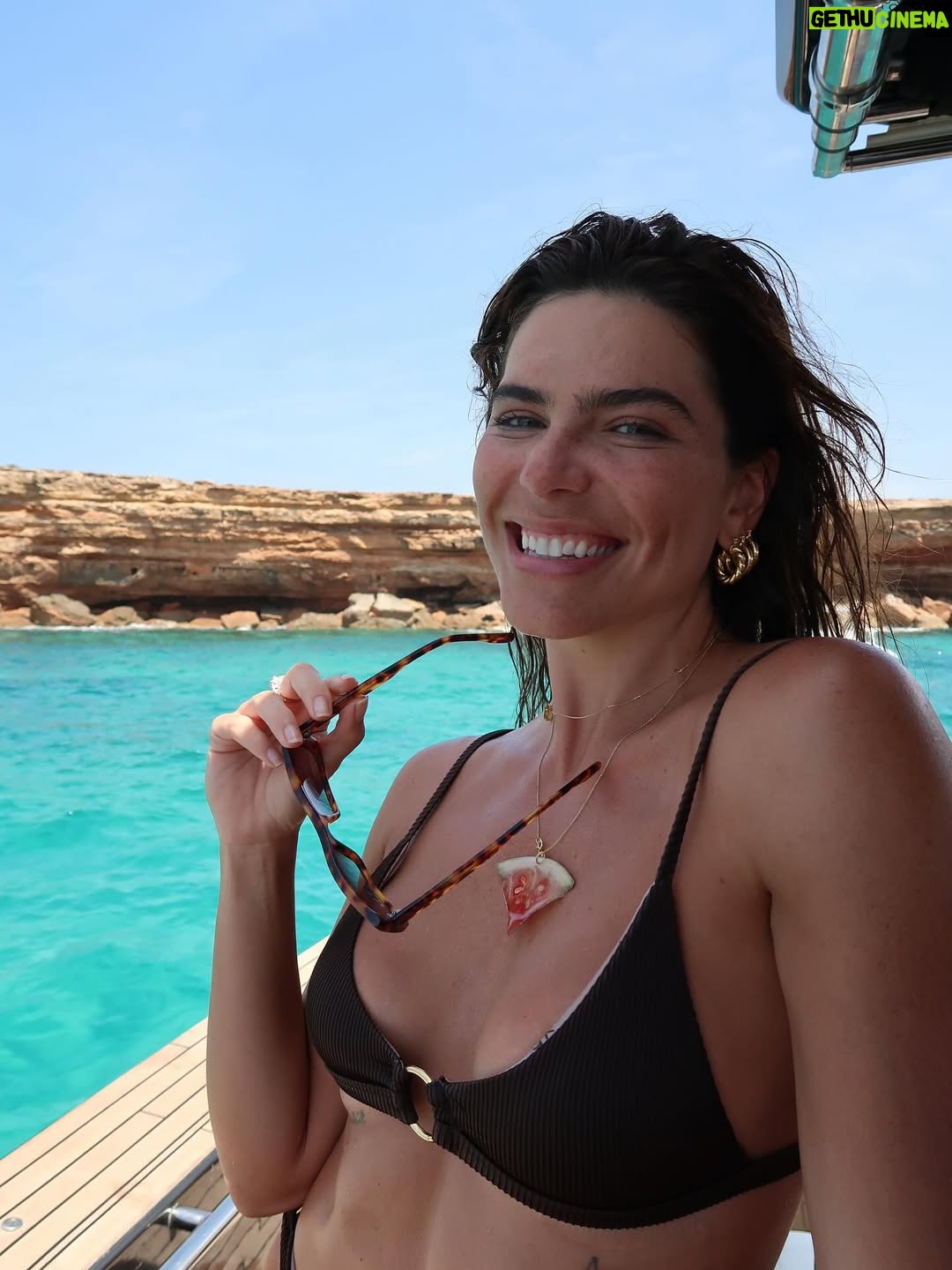 Mariana Goldfarb - 25.3K Likes - Prometo boas pics! Tá aberta a temporada