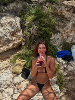 Mariana Goldfarb Instagram - Prometo boas pics! Tá aberta a temporada