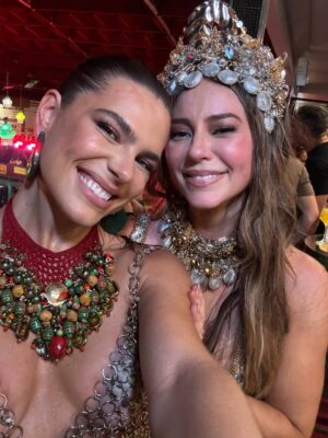 Mariana Goldfarb Instagram - 💚❤️
@granderio
@carlarodriguesmake @verticalconteudo @antonionetto @rafaelreisr @dudyrezende @coolabdigital @victorhugomattoss @bettybrand_