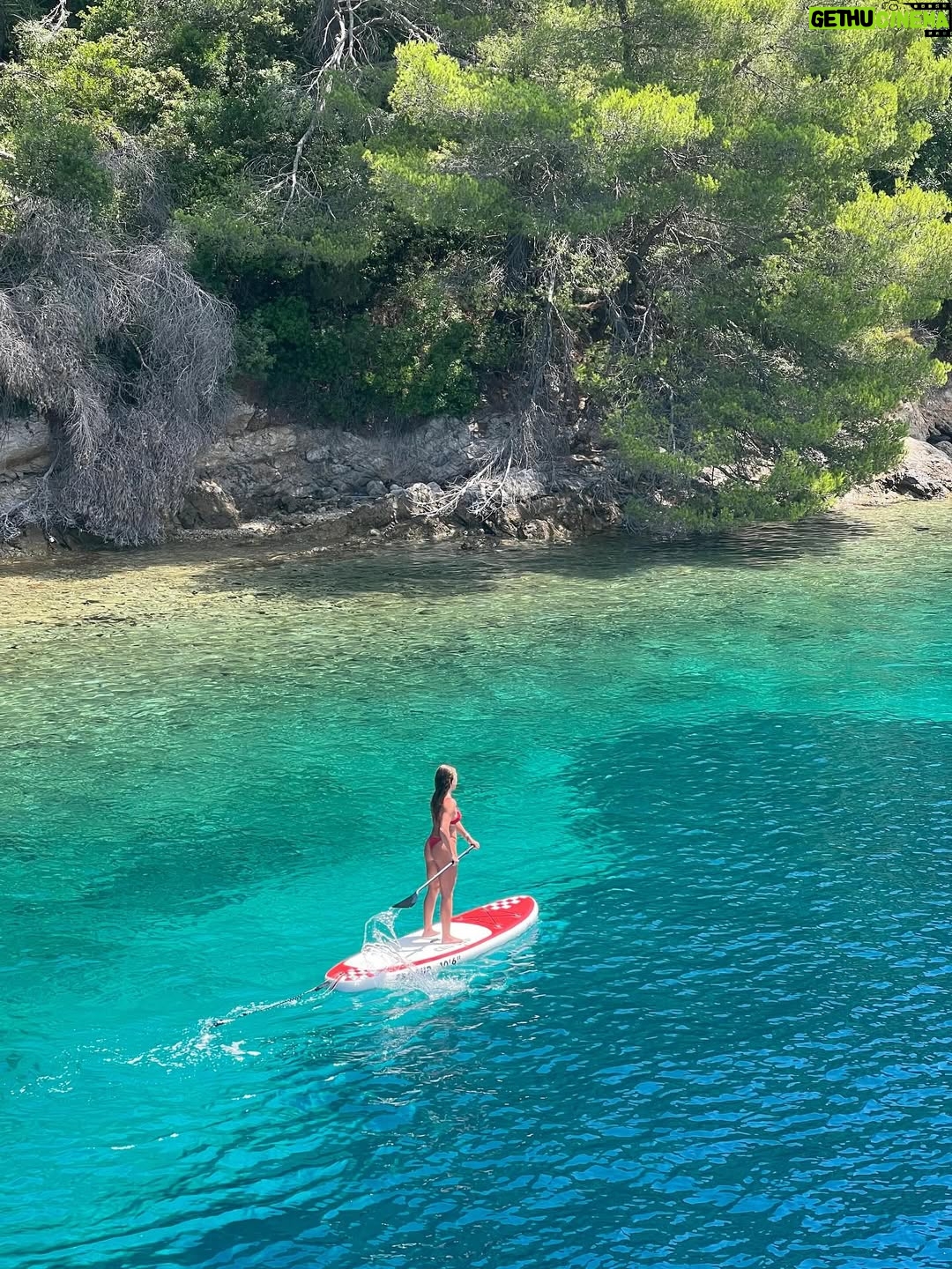 Mariana Goldfarb - 19.4K Likes - 🧜❤️