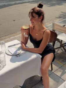 Actress Mariana Goldfarb HD Photos and Wallpapers September 2025