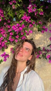 Actress Mariana Goldfarb HD Photos and Wallpapers May 2025