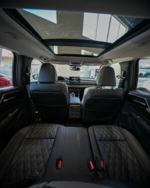 Mariana Kupfer Instagram - O novo Outlander @mitsubishimotorsbr se destaca como um suv hĆbrido plug-in que combina desempenho, eficiĆŖncia e sofisticação, com foco em tecnologia, conforto e espaƧo. Passem pro lado e vejam detalhes dessa nave maravilhosa!
Para agendar seu test drive, vÔ até a concessionÔria Mitsubishi mais próxima de vc.
#mitsubishi
Fotos: @leonardovilalobos_ @omarcomachado