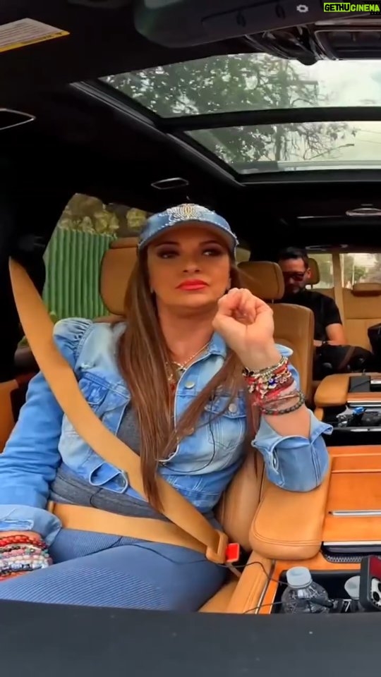 Mariana Seoane - 3.6K Likes - Nos fuimos a dar el rol con #ElEscorpiónDorado 🙌🏻🚕🎤 ¡Disponible en YouTube! ▶️ #MarianaSeoane #LaReinaDeLaCumbia #LaNiñaBuena