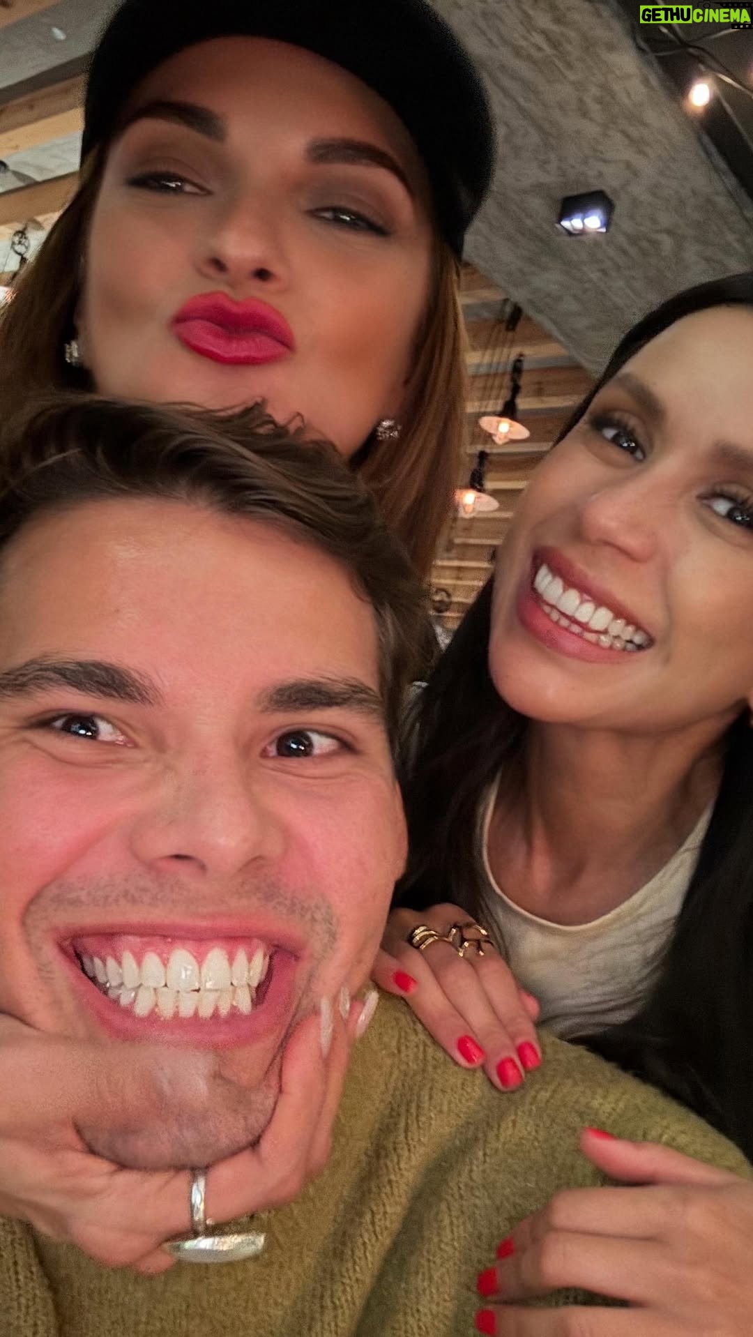 Mariana Seoane - 12.6K Likes - De la risa y el goceee al felino..! Con mi amante del peligro @pascalmusica y @nordhiacenteno ❤️🥂🍾