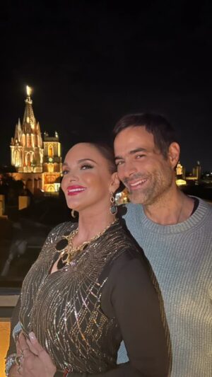 Mariana Seoane Instagram - Que rápida escapada y que necesaria mi amado @luisrobertoguzman gracias x invitarme al #festivaldecinesanmiguel encontrarnos al divino de @jorgearandamx y compartir con mi güera hermosa @stella_simona y mi cuñis @daniel_r_d_z la pasamos mejor de como se ve en las fotos!! Momentos q se quedan en el alma! Gracias vida! ❤️🎉🥰