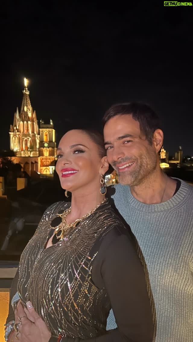 Mariana Seoane - 22.2K Likes - Que rápida escapada y que necesaria mi amado @luisrobertoguzman gracias x invitarme al #festivaldecinesanmiguel encontrarnos al divino de @jorgearandamx y compartir con mi güera hermosa @stella_simona y mi cuñis @daniel_r_d_z la pasamos mejor de como se ve en las fotos!! Momentos q se quedan en el alma! Gracias vida! ❤️🎉🥰