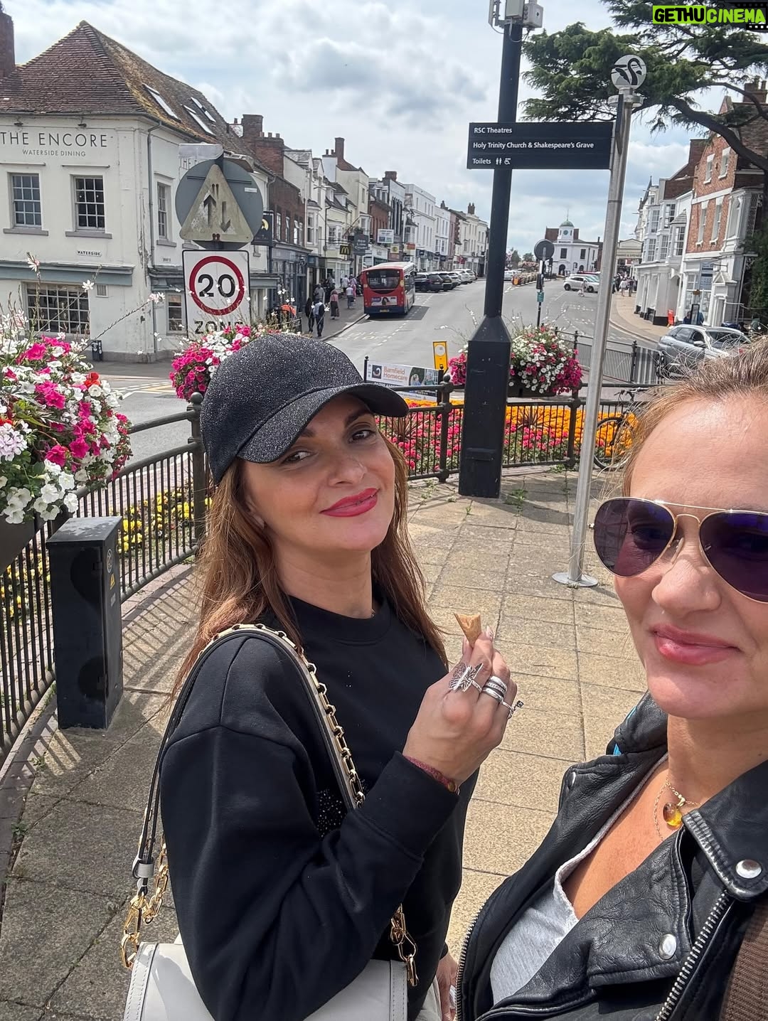 Mariana Seoane - 4.1K Likes - Stratford 🇬🇧❤️ @stella_simona