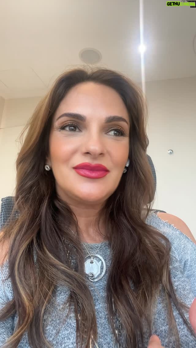 Mariana Seoane - 10.1K Likes - Es mañana nuestro lanzamiento de #DPM con mi amigo @mikebalmory NO SE LO PUEDEN PERDER!! ❤️🎉💃🏻🎤