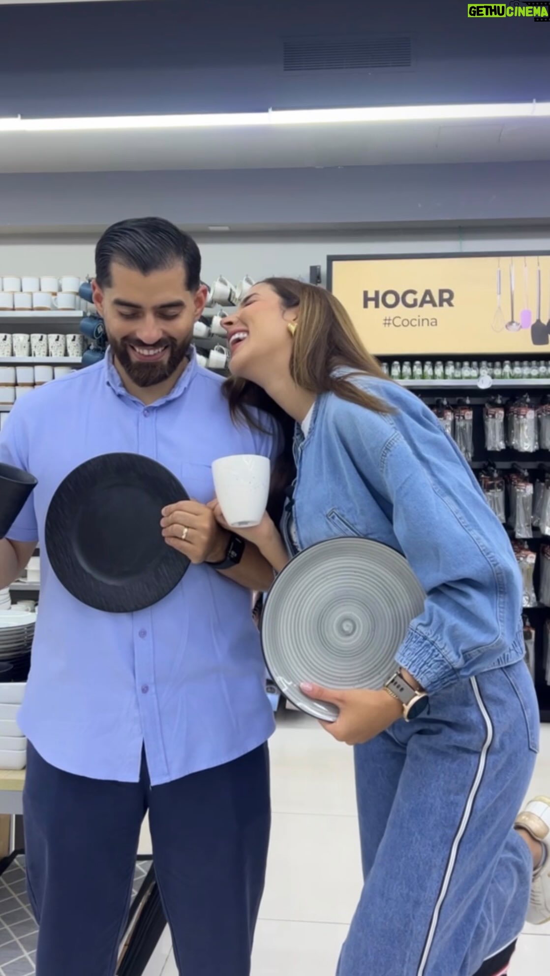 Mariángel Villasmil - 2.7K Likes - ¿Es o no es justo?🤣 La verdad es que es difícil decidirse con todas las cosas que encontramos en el área de Hogar de @mundototal_ve 😍💙