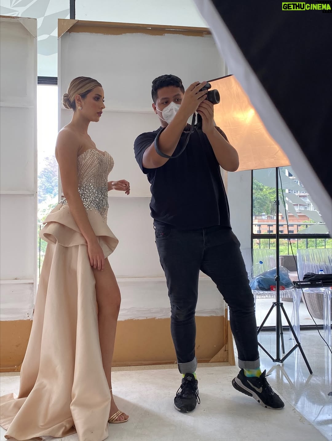 Mariángel Villasmil - 8.2K Likes - 🌟 Hace 5 años mi vida cambió para siempre. Subirme a ese escenario y escuchar mi nombre como Miss Venezuela 2020 fue más que una corona: fue la confirmación de que los sueños se cumplen cuando se camina con fe, disciplina y amor propio. 💫

En estos años he aprendido que la verdadera belleza no está en lo que se ve, sino en lo que se transmite, en la capacidad de inspirar y dejar huella en los demás. 👑✨

Hoy celebro no solo un título, sino un viaje de crecimiento, retos superados y la dicha de representar a mi país con orgullo. Gracias a quienes han estado conmigo desde el inicio y a quienes siguen caminando a mi lado. 🤍

Que esta historia sea un recordatorio de que no hay sueños imposibles, solo corazones dispuestos a luchar por ellos, aun cuando la adversidad parece mas fuerte💖

#MissVenezuela2020