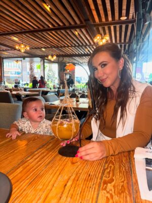Mariazel Olle Casals Instagram - Hoy celebramos tu primer año de vida mi bebé… Verte crecer feliz es todo lo que soñamos y deseamos. 🎁🎈🎂
Gracias por enseñarnos tanto en tan poco tiempo y por recordarnos cada día lo afortunados que somos de tenerte 🩵 TE AMAMOS ANDRÉ!
#FelizCumpleaños #19DeAgosto
