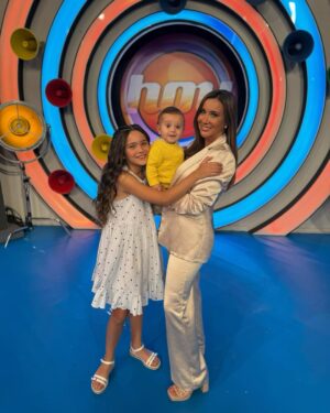 Mariazel Olle Casals Instagram - Celebración en grande del “Día de las Madres” en @programahoy 💖 Felicidades a todas las mamis y a la mía que vive siempre en mi corazón!