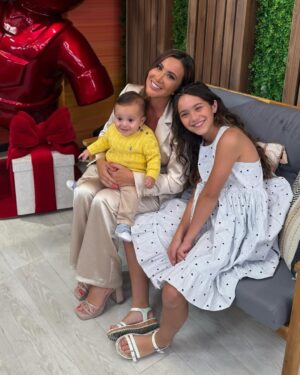 Mariazel Olle Casals Instagram - Celebración en grande del “Día de las Madres” en @programahoy 💖 Felicidades a todas las mamis y a la mía que vive siempre en mi corazón!