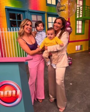 Mariazel Olle Casals Instagram - Celebración en grande del “Día de las Madres” en @programahoy 💖 Felicidades a todas las mamis y a la mía que vive siempre en mi corazón!
