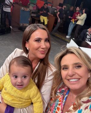 Mariazel Olle Casals Instagram - Celebración en grande del “Día de las Madres” en @programahoy 💖 Felicidades a todas las mamis y a la mía que vive siempre en mi corazón!