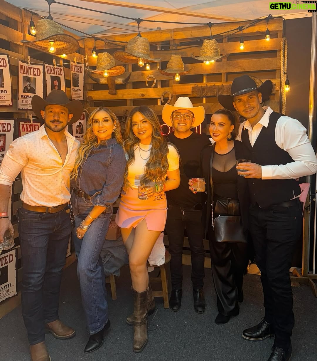Mariazel Olle Casals - 64.6K Likes - Ayer me quedó claro, porque @nodal, es uno de los máximos representantes de la música regional mexicana a nivel mundial del momento! GRAN CONCIERTO! 👏🏼👏🏼👏🏼