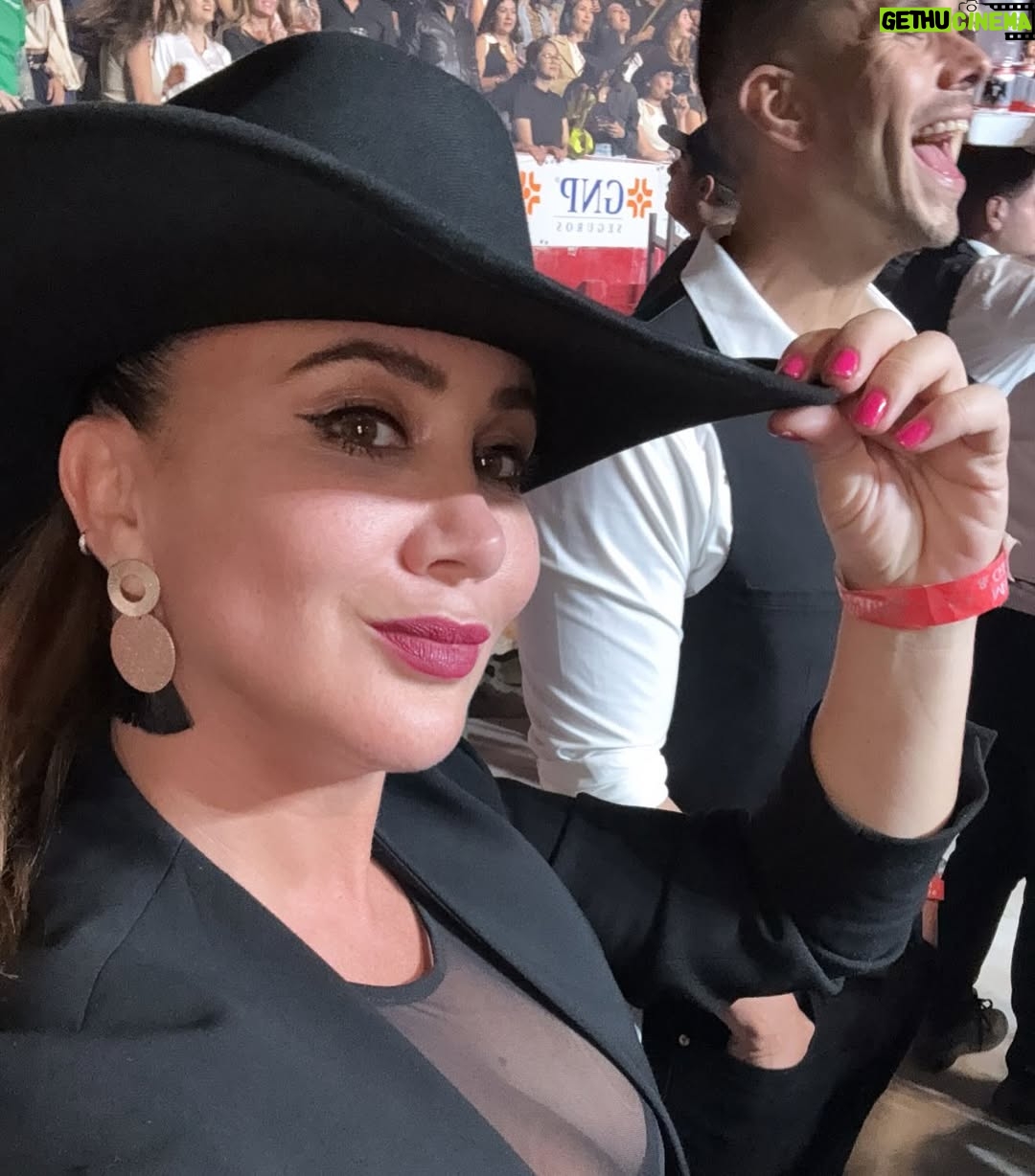 Mariazel Olle Casals - 64.6K Likes - Ayer me quedó claro, porque @nodal, es uno de los máximos representantes de la música regional mexicana a nivel mundial del momento! GRAN CONCIERTO! 👏🏼👏🏼👏🏼